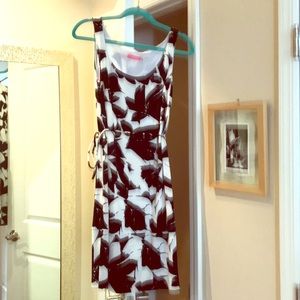 Size 6 Black and White Spring/Summer Dress